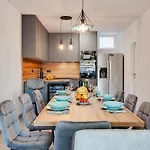Tica By Interhome זאטון