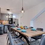 בית נופש Tica By Interhome *