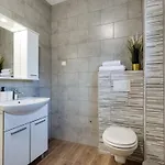 Tica By Interhome זאטון