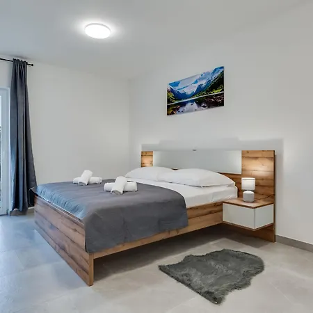 بيت للعطل Tica By Interhome زاتون