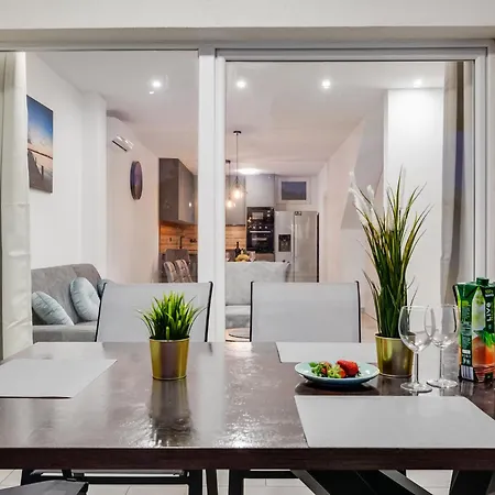 بيت للعطل Tica By Interhome زاتون