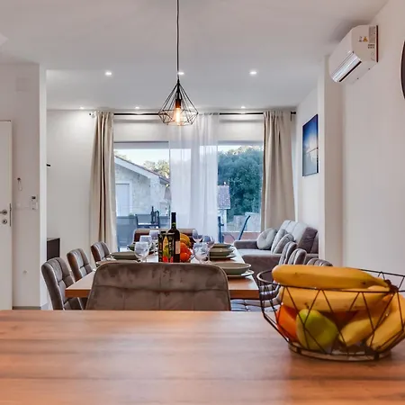 بيت للعطل Tica By Interhome زاتون