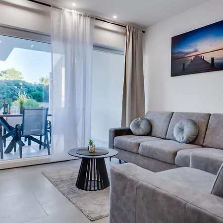 بيت للعطل Tica By Interhome زاتون